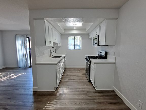 5th image of 603 E Verdugo Ave