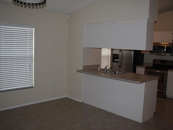 4th image of 177 Dovetail Ct