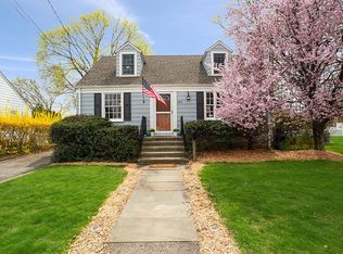 823 Oldfield Rd, Fairfield, CT 06824