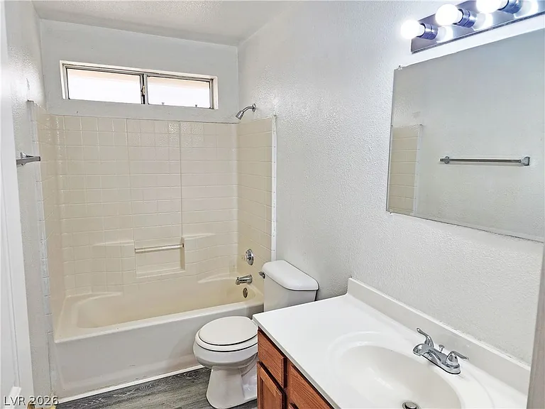 2321 E Calvada Blvd #6 — Photo 13