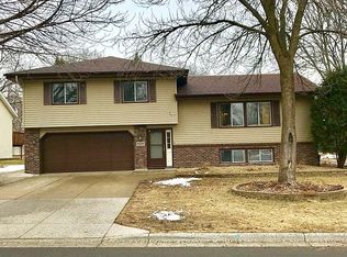 6320 Edgemont Cir N, Brooklyn Park, MN 55428