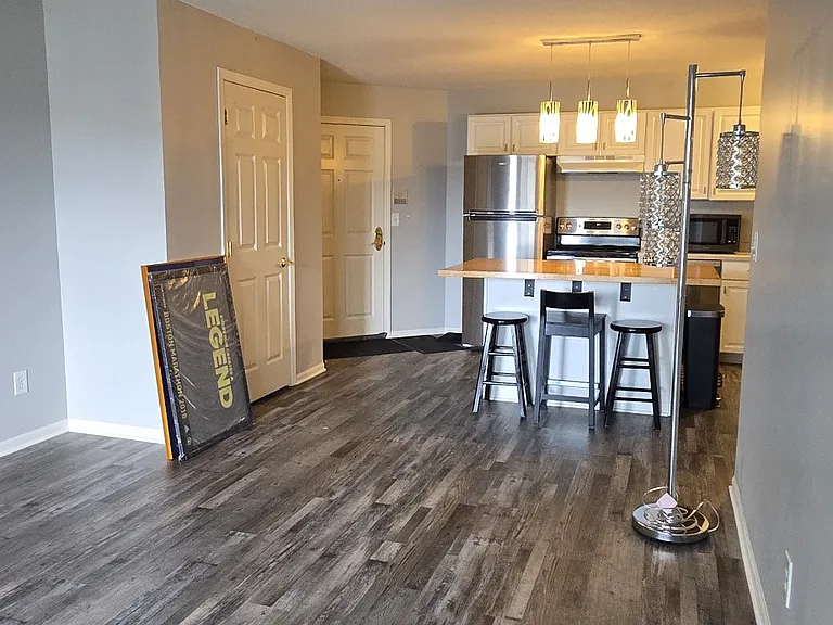 861 37th Ave NW #1-D — Photo 8