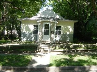 906 N Wayland Ave, Sioux Falls, SD 57103