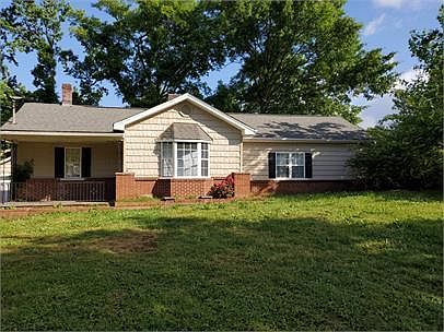1st image of 2801 Valley View Dr