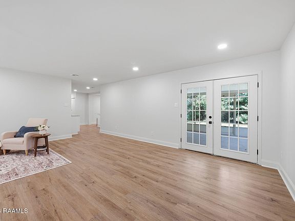 5th image of 103 Newcastle Dr