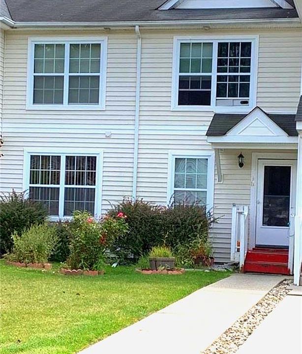1st image of 11 Jordan Ln