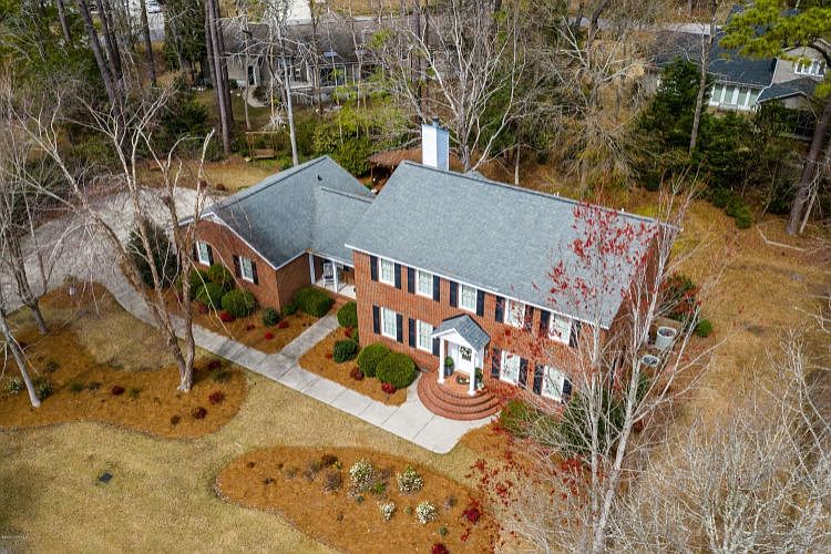 1st image of 303 Eastchester Dr