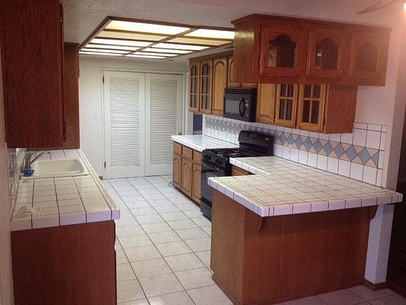 2nd image of 1332 E Herring Ave