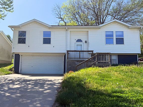 2nd image of 2401 Main St