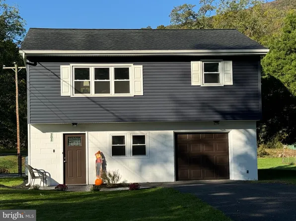 202 N Derry Ave, Yeagertown, PA 17099