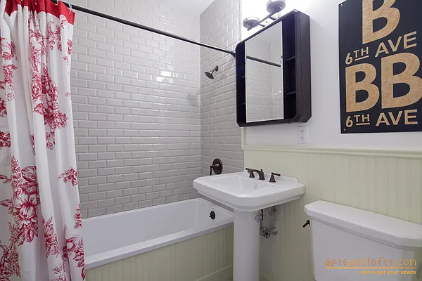 Rented by aptsandlofts.com | media 9