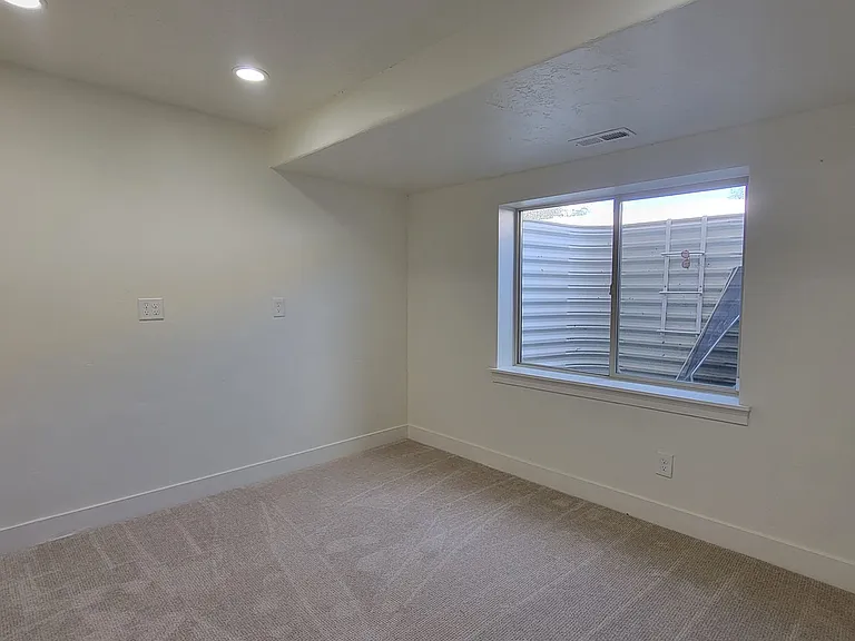 1652 W Brooke St — Photo 22