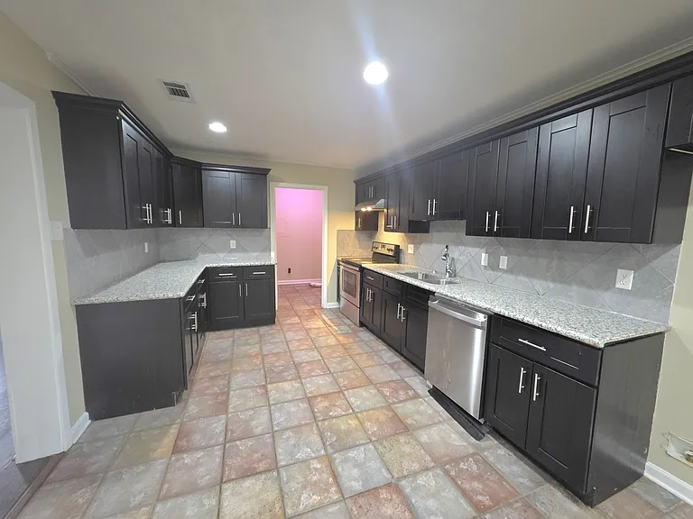 5219 Goodland Dr — Photo 5