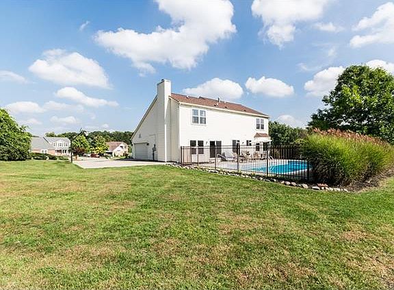 2nd image of 2570 Holmes Ct