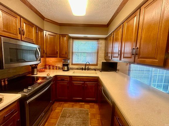5th image of 1800 Twin Oaks Ln