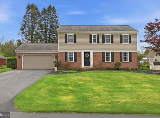 2182 Veumont Dr, Lancaster, PA 17601