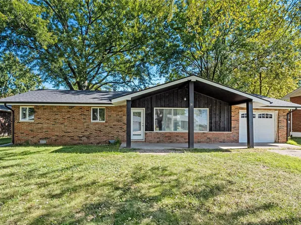 31 Rosewood Dr, Maryville, IL 62062