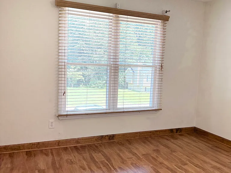 2315 Castle Royale Dr — Photo 15
