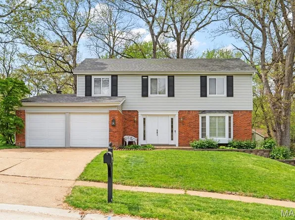 889 Almond Hill Ct, Ballwin, MO 63021