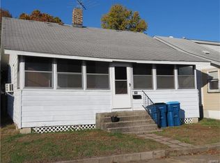345 E Penning Ave, Wood River, IL