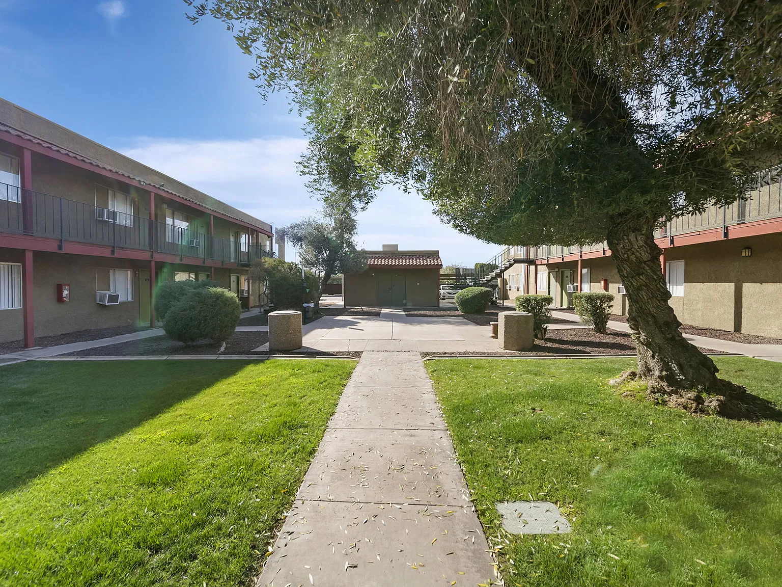 Terra Villa Apartments — Photo 3