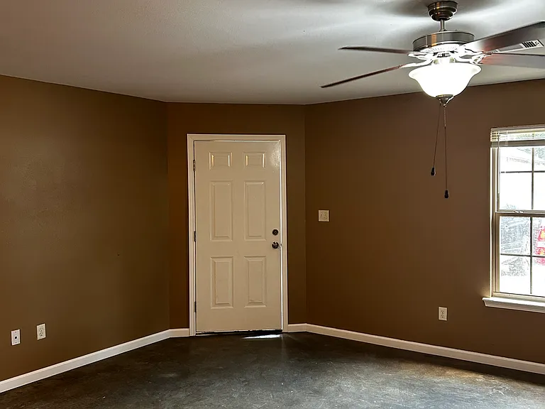 12 Mary Rose Dr #B — Photo 2