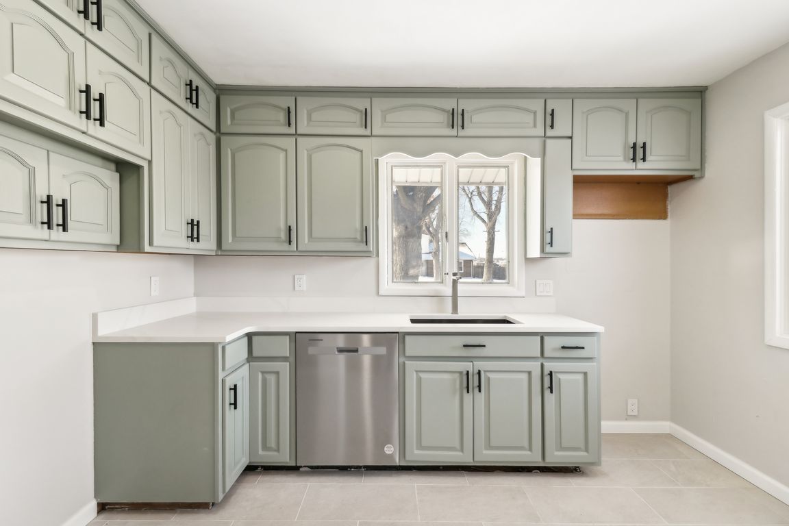 SW Hillcrest Rd-014.jpg