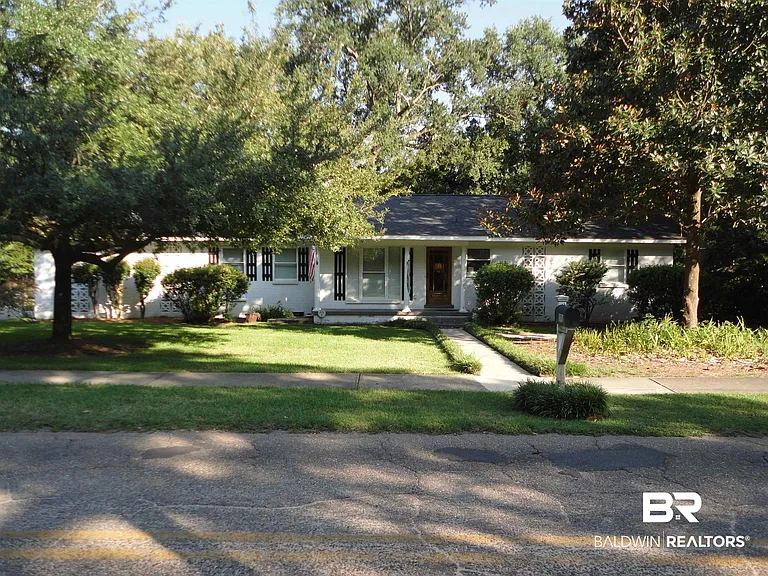 371 S Church St — Photo 1