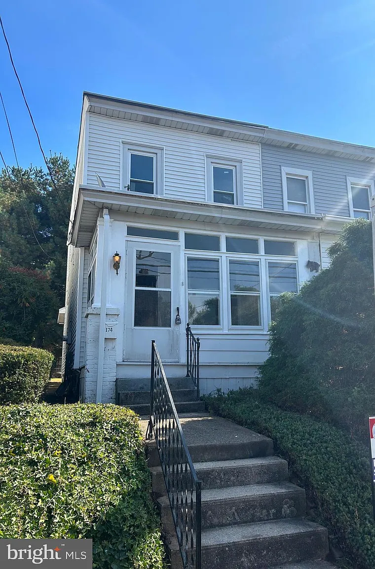 174 S Roland St photo 1