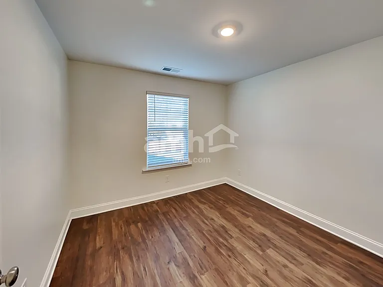 618 Rivermist Dr — Photo 25