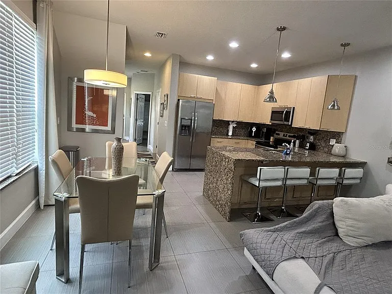 1421 Retreat Cir — Photo 6