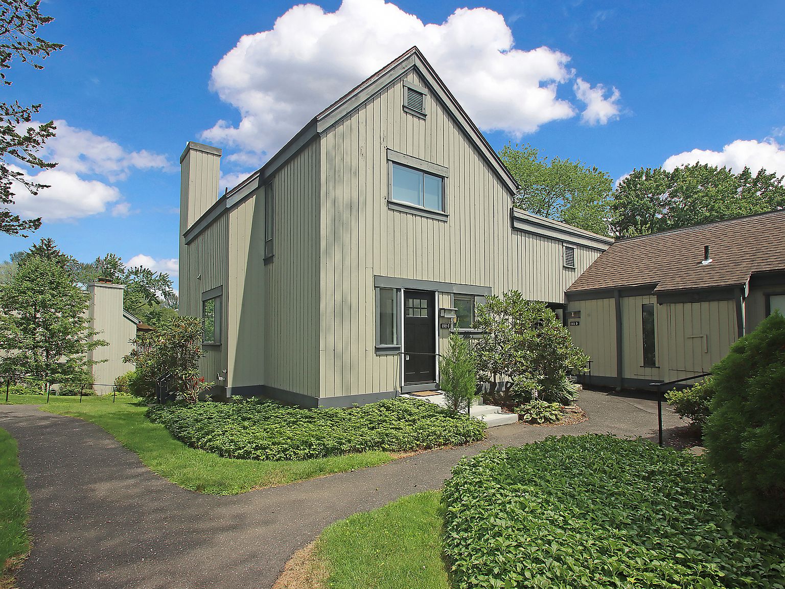 192 Heritage Village #C