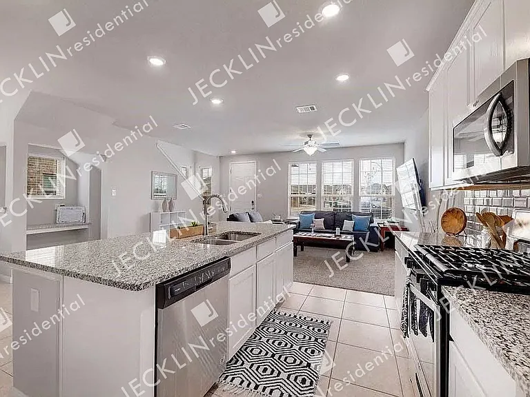 6015 Pleasanton Pkwy — Photo 4