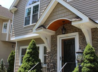 39 4th Ave, Roseland, NJ 07068