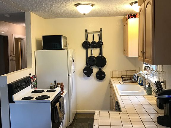 4th image of 23547 Ontario Dr