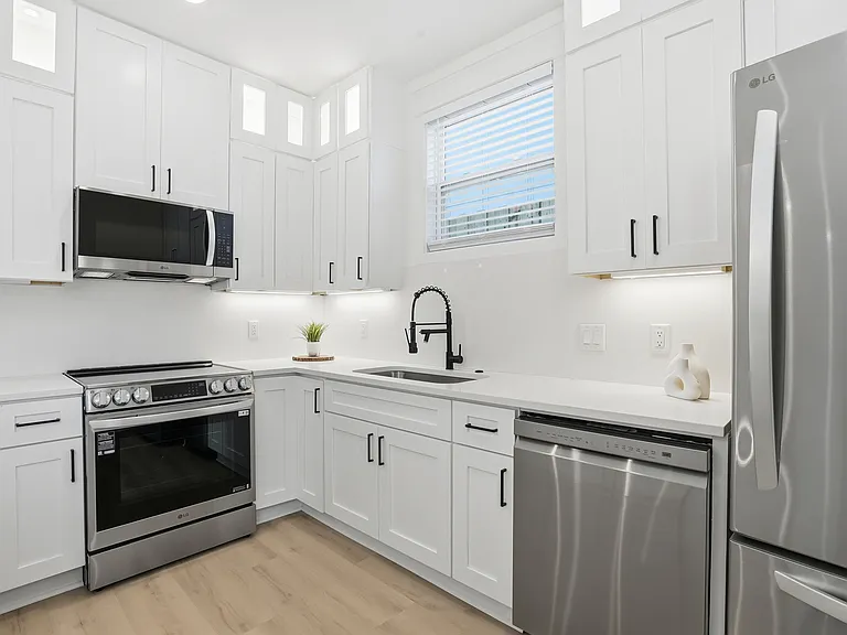 1228 E Anderson St #B — Photo 10