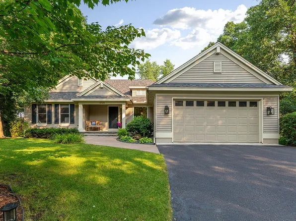 4524 Birch Bend Ct, Vadnais Heights, MN 55127