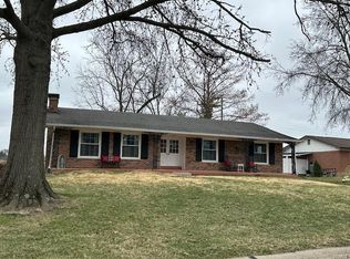 10374 Badgley Dr, Saint Louis, MO 63126