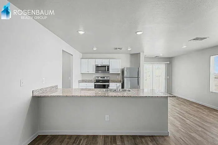 3520 N La Paz Dr — Photo 8