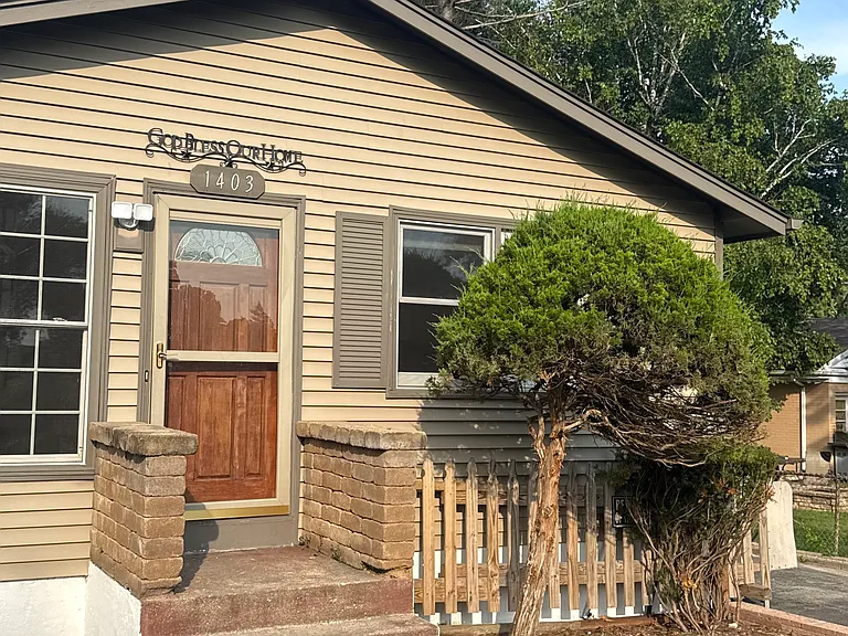 1403 N Highland Pkwy — Photo 1