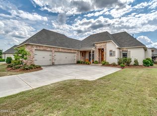 1004 Sapphire Xing, Flowood, MS 39232