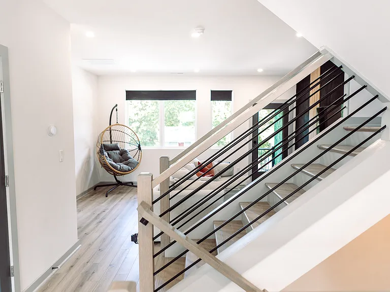 1107 Holland Ave — Photo 12