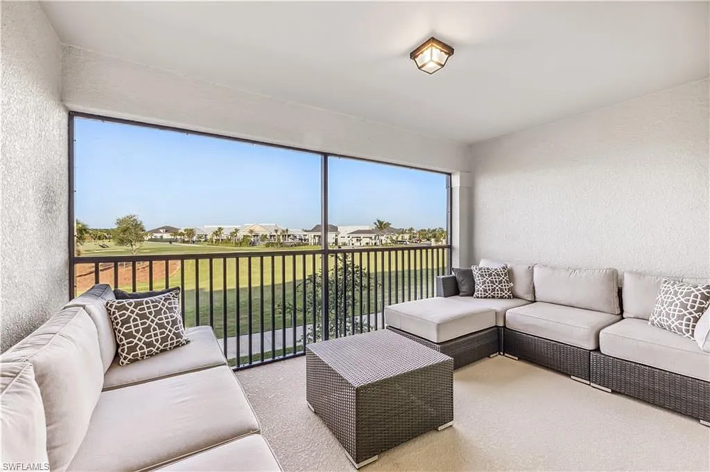 2 bed, 2.0 bath, 1355 sqft, $7,500 — Photo 1