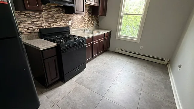 19 Orient Ave #2E — Photo 2
