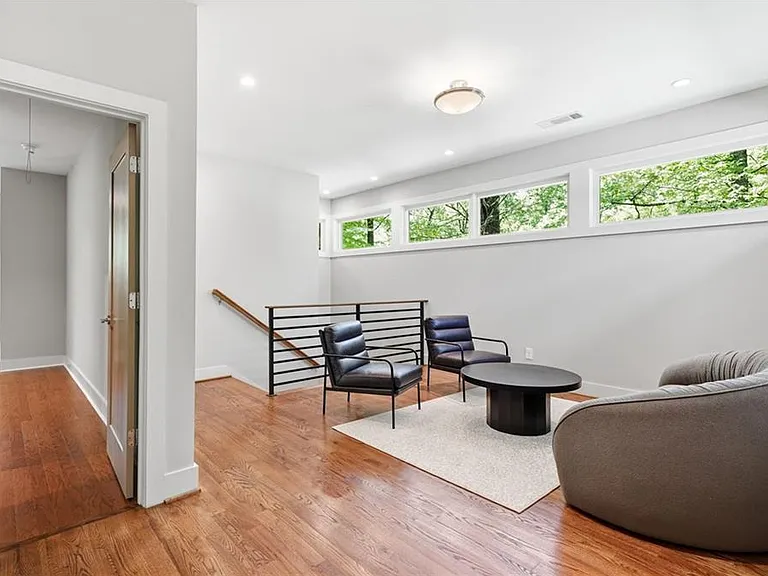 4373 Wieuca Rd NE — Photo 17