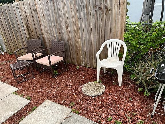 5th image of 2325 NE 191st St #2