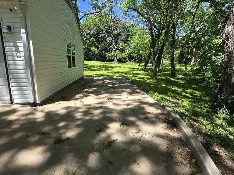 Extra parking pad