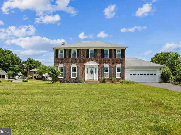 201 Westridge Dr, Mount Airy, MD 21771