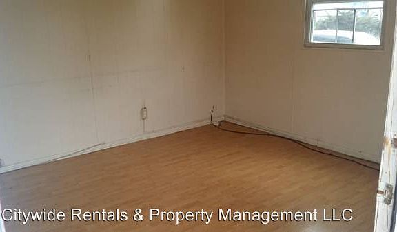 3rd image of 2820 W Carmen Ave APT 1