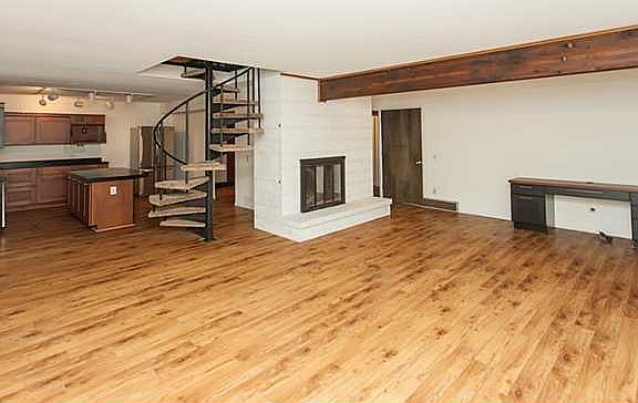 3rd image of 27 Tanglewood Ln
